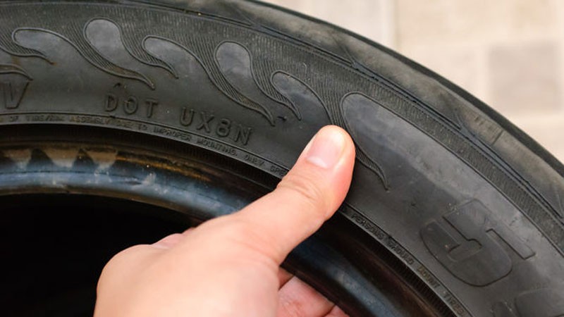 Khi nào nên kiểm tra thay lốp xe ô tô?